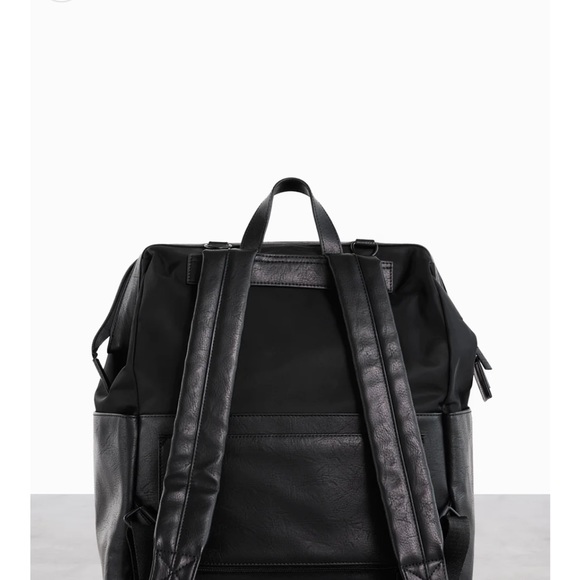 BEIS Black Baby Bag Modern Minimalist Design - Picture 2 of 8